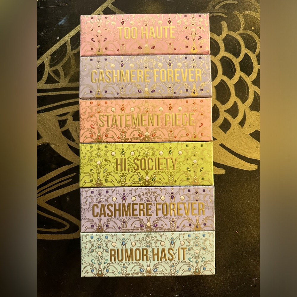 *BNIB Never Used* Colourpop ‘Coming in Haute’ Eyeshadow Palette Collection